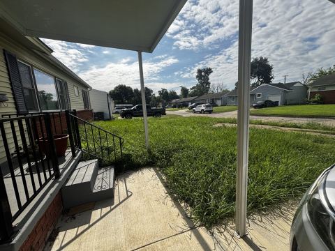 Yard photo for a volunteer request in Tulsa, OK.