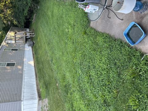 Yard photo for a volunteer request in Fenton, MO.