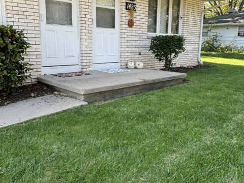Yard photo for a volunteer request in Green Bay, WI.