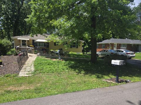Yard photo for a volunteer request in Kansas City, MO.