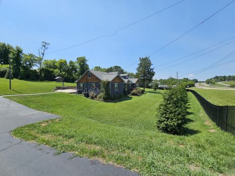 Yard photo for a volunteer request in Knoxville, TN.