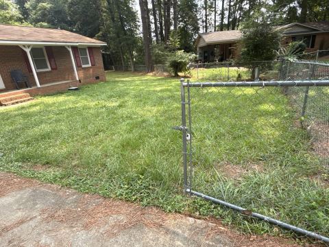 Yard photo for a volunteer request in Fayetteville, NC.